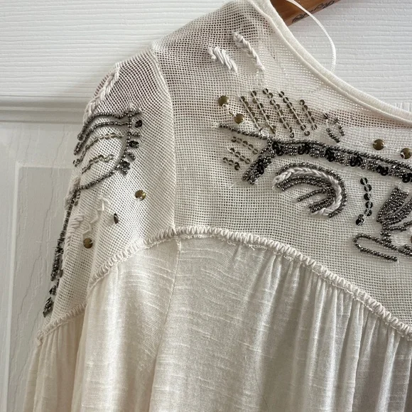 Free People Boho Yummy Slub Ivory Embellished Beaded Sequin Top Size XS - Picture 9 of 13